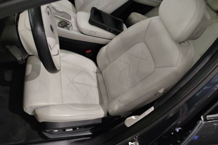 蔚来ES7 2022款 100kWh中控内饰19