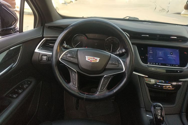 凯迪拉克XT5 2022款 2.0T 两驱豪华型中控内饰13