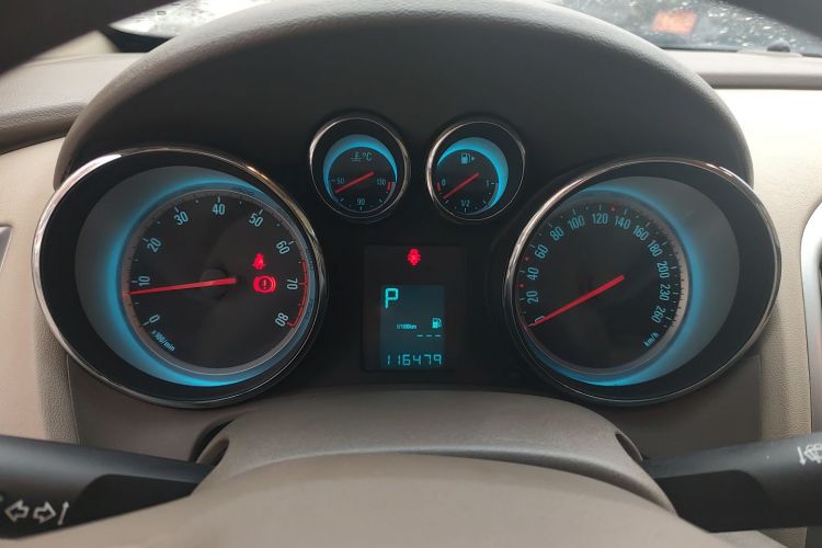 别克 英朗 2013款 GT 1.6L 自动时尚版中控内饰14