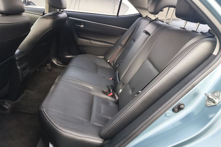 丰田 卡罗拉 2017款 改款双擎 1.8L E-CVT精英版中控内饰21