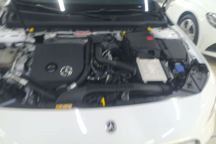 奔驰A级 2022款 改款三 A 200 L 运动轿车时尚型机舱底盘24