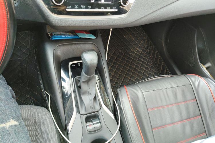 丰田 卡罗拉 2019款 1.2T S-CVT GL-i精英版中控内饰18