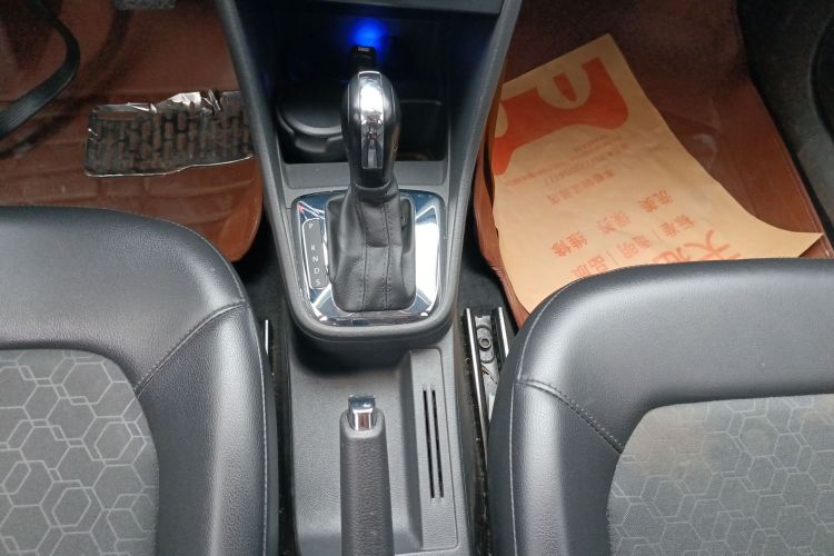 大众 桑塔纳 2015款 1.6L 自动舒适版中控内饰18