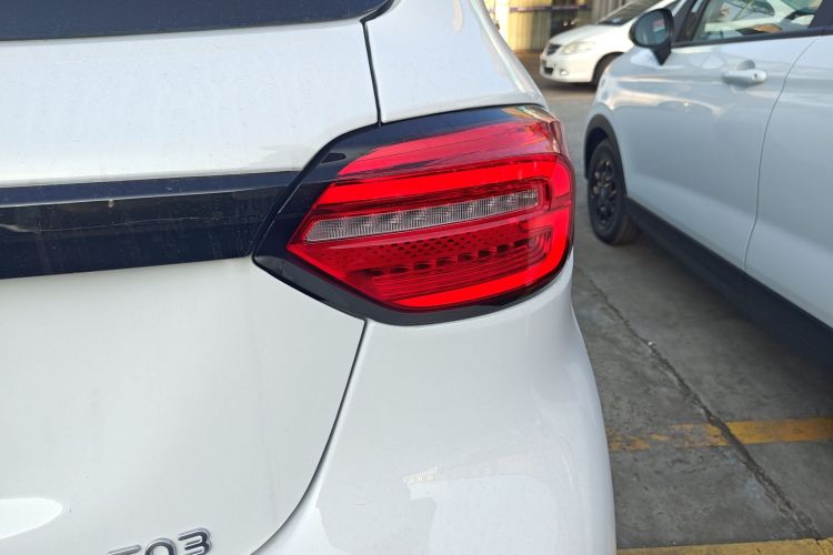 零跑汽车 零跑T03 2025款 310舒享版车身外观9