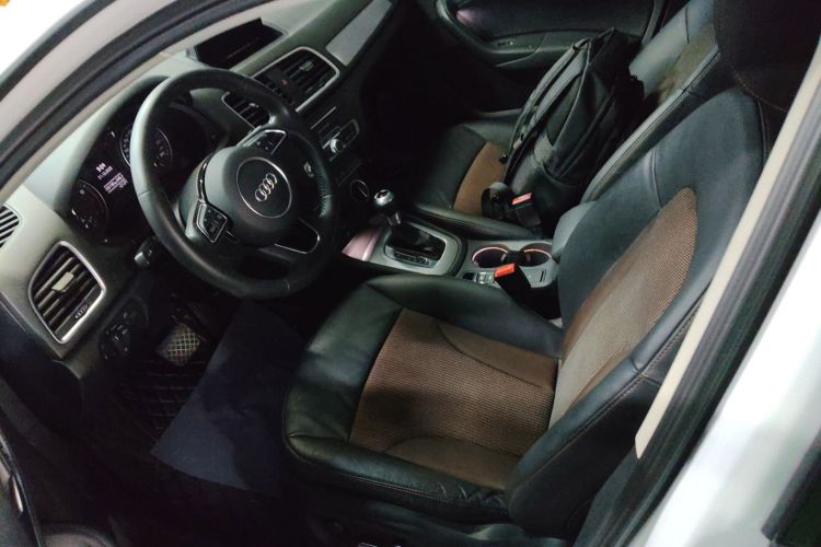 奥迪Q3 2017款 35 TFSI 时尚型局部细节19