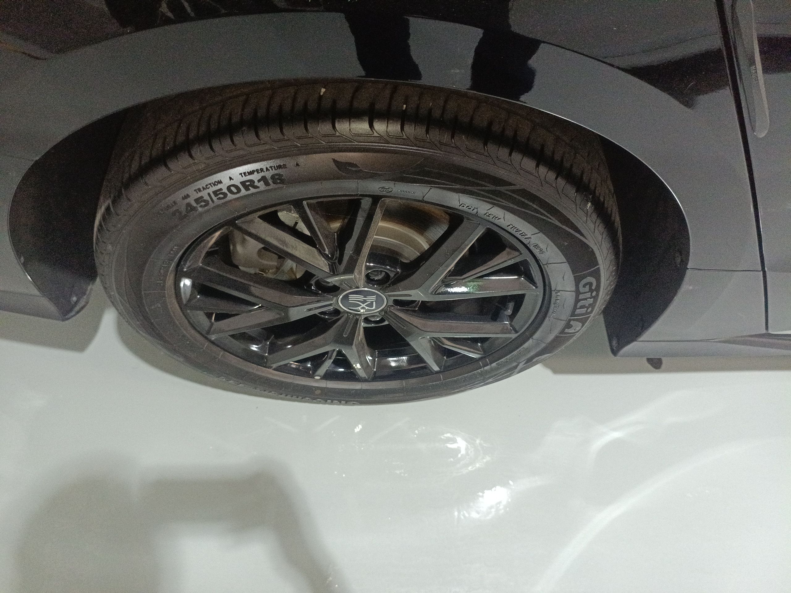 比亚迪 汉 2024款 DM-i 荣耀版 121KM 精英型