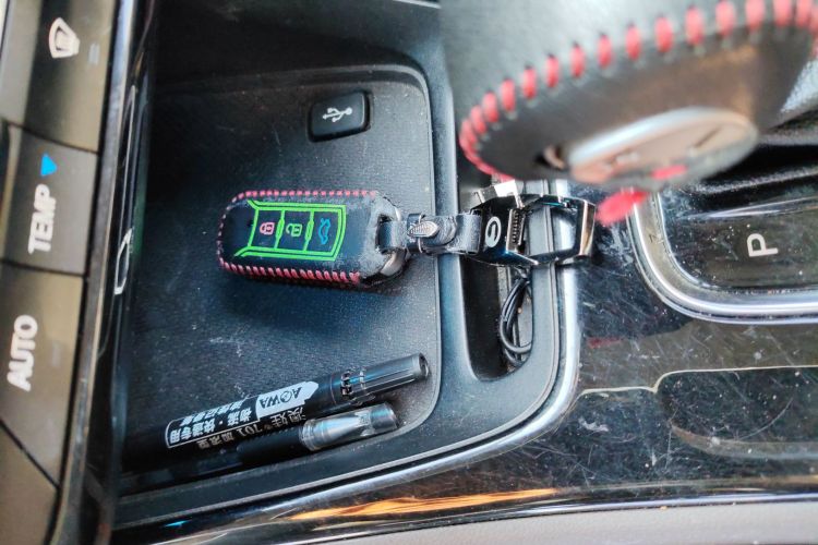 广汽传祺 传祺GA4 2018款 200T 自动尊享版中控内饰11