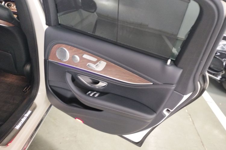 奔驰E级 2020款 E 300 L 豪华型中控内饰7006