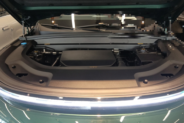 理想汽车 理想L9 2022款 Max机舱底盘24