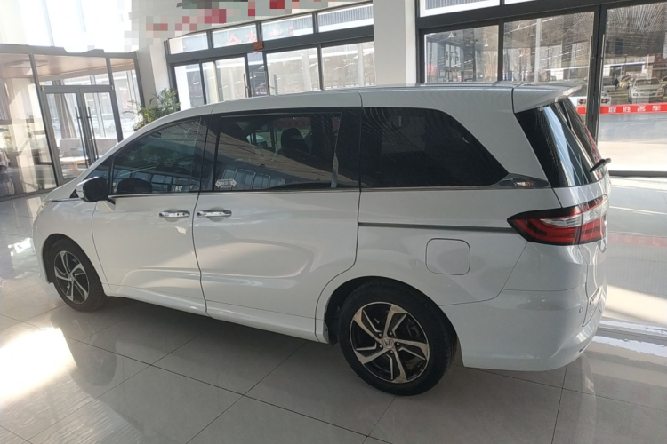 本田 奥德赛 2015款 2.4L 智享版车身外观4