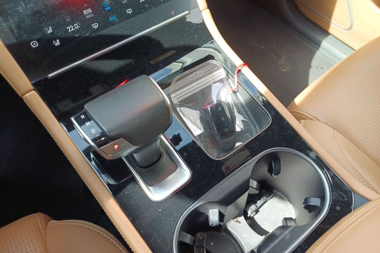 理想汽车 理想ONE 2021款 增程6座版中控内饰11