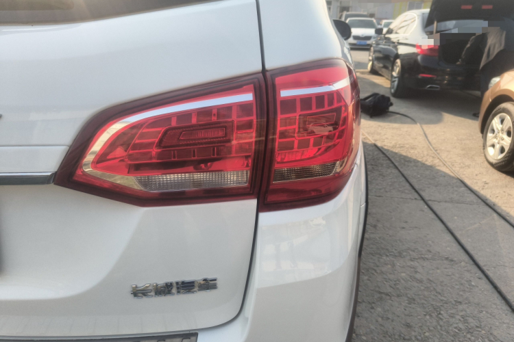 哈弗H6 2019款 运动版 1.5T 自动两驱精英型 国VI车身外观9