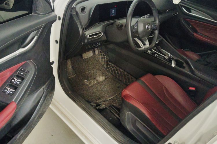 长安 逸动 2021款 PLUS 蓝鲸NE 1.4T GDI DCT尊贵型中控内饰20