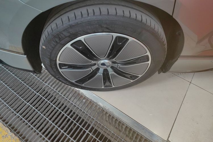 腾势Z9GT 2024款 1100四驱Max版车身外观6008