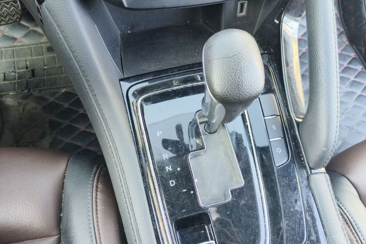 东风风神AX7 2018款 经典 1.6T 自动豪华型局部细节18