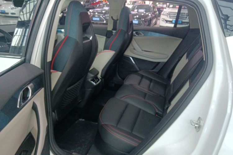 领克06 2020款 1.5T 耀Halo中控内饰21