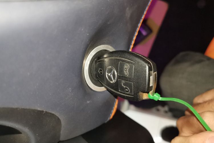 奔驰 威霆 2018款 2.0T 商务版 国VI中控内饰11