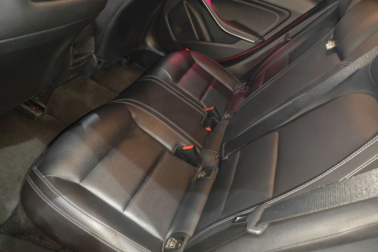 奔驰CLA 2016款 改款 CLA 200 时尚型中控内饰21