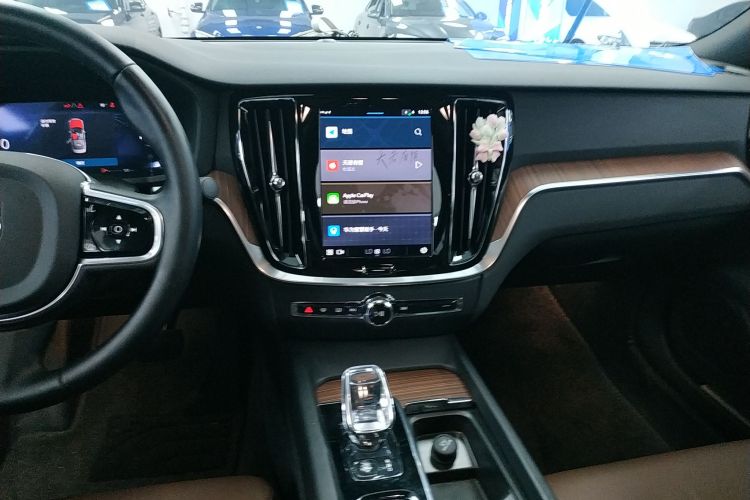 沃尔沃S60 2025款 B4 智远豪华版中控内饰16