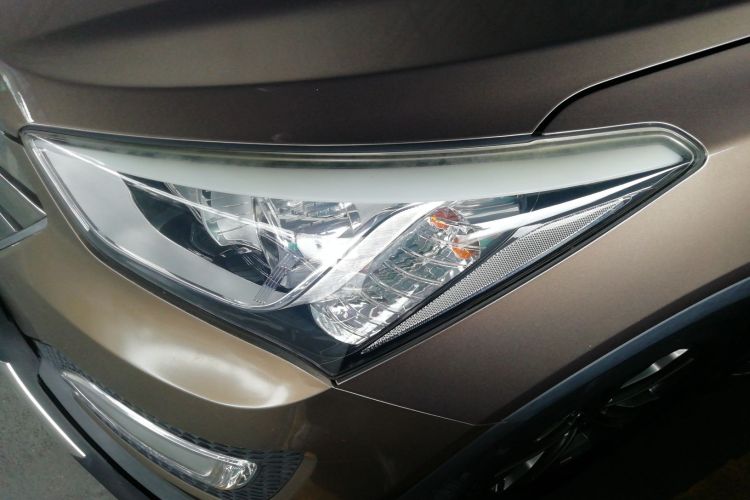 现代 胜达 2015款 2.0T 自动四驱智能型 5座局部细节36