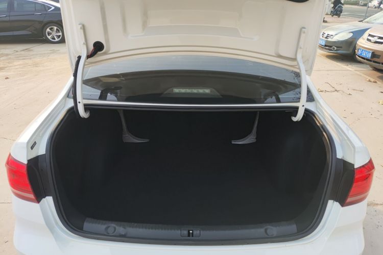 大众 2019款 朗逸启航 1.5L 自动风尚版 国VI机舱底盘23