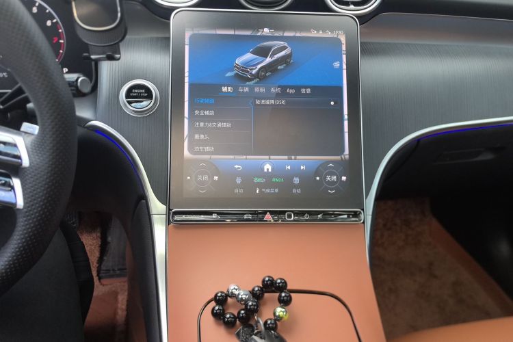 奔驰GLC 2025款 改款 GLC 260 L 4MATIC 豪华型中控内饰16