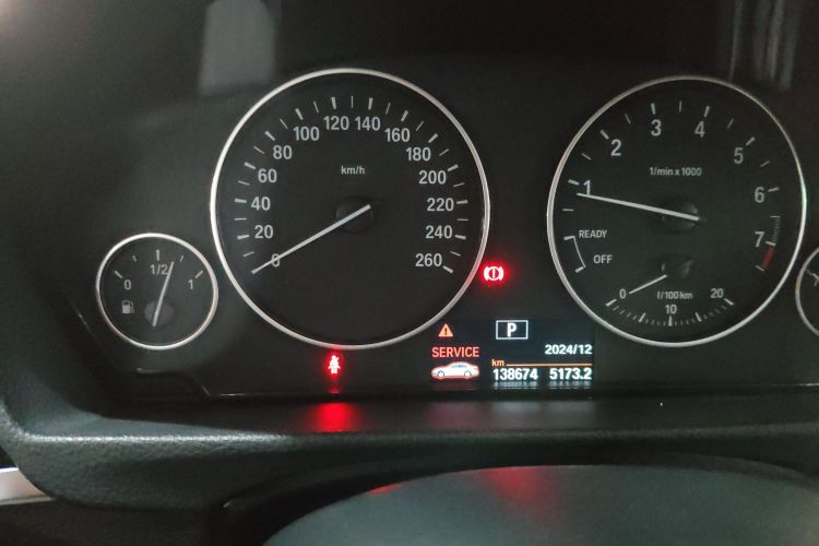 宝马3系 2016款 316Li 时尚型中控内饰14