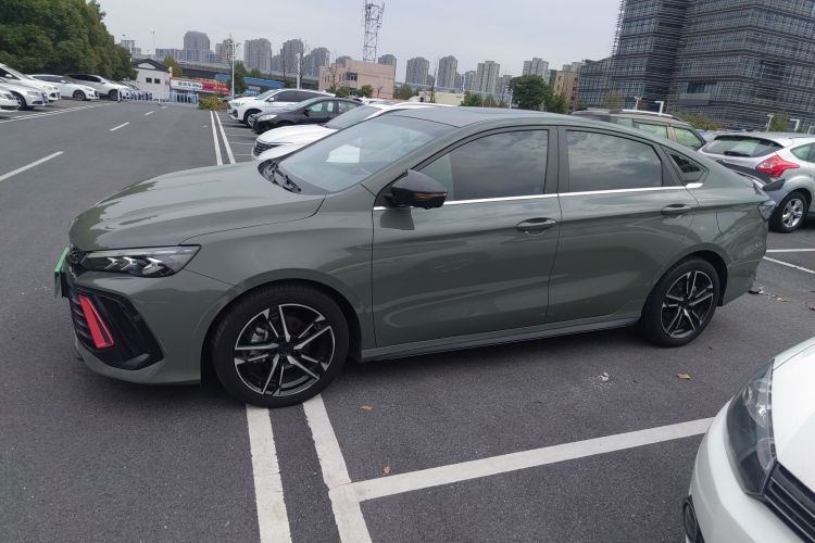 吉利汽车 2022款 缤瑞COOL 1.5T DCT电掣版车身外观4