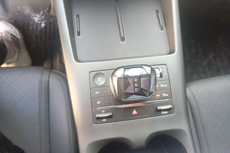 比亚迪 秦PLUS 2025款 DM-i 智驾版 55KM领先型中控内饰18