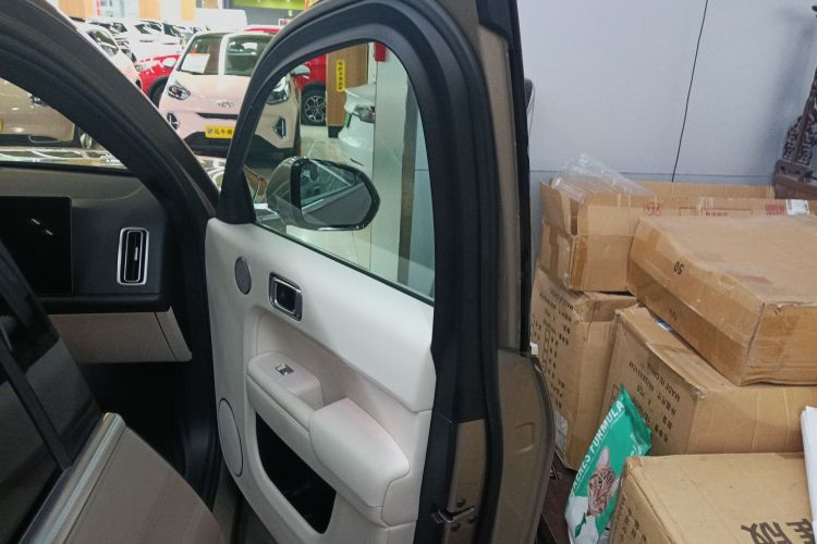 理想汽车 理想L8 2024款 Ultra中控内饰7005