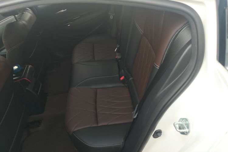 丰田 亚洲狮 2022款 2.0L 先锋版中控内饰7004