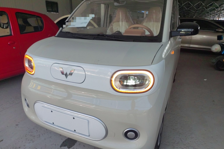 五菱汽车 宏光MINIEV 2024款 第三代 215km 青春版车身外观1