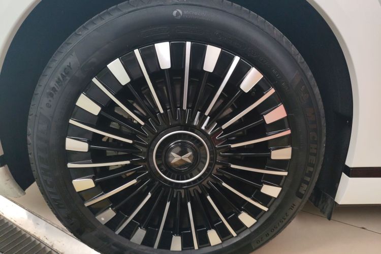 小鹏X9 2025款 740超长续航 Max车身外观6008