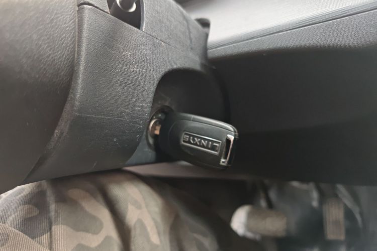 予风汽车 予风黄金仓 2025款 客车版 带慢充中控内饰11