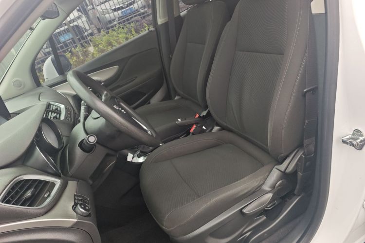 别克 昂科拉 2014款 1.4T 自动两驱都市精英型中控内饰19