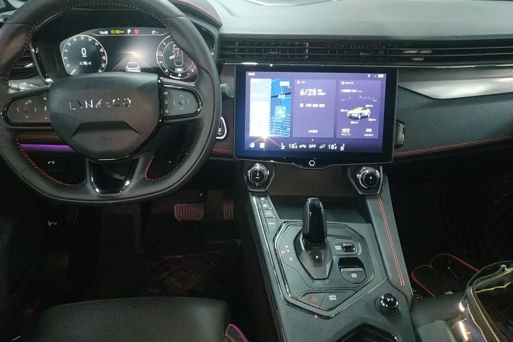 领克05 2020款 2.0TD 四驱劲Plus中控内饰16