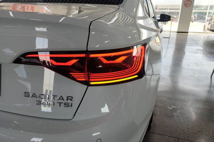 大众 速腾 2025款 300TSI DSG超越版车身外观9