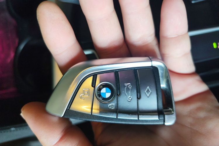 宝马5系 2020款 530Li 领先型 M运动套装中控内饰7001