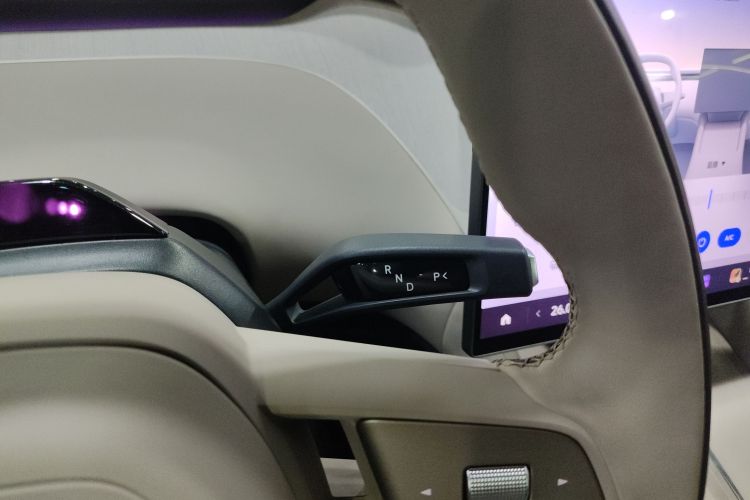 小米汽车 小米YU7 2025款 超长续航高性能四驱Max版局部细节18