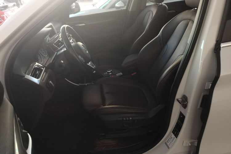 宝马X1 2018款 xDrive20Li 尊享型中控内饰19