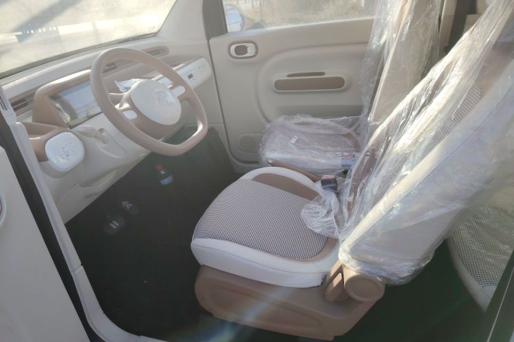 奔腾小马 2026款 222km 萌趣马 Plus中控内饰19