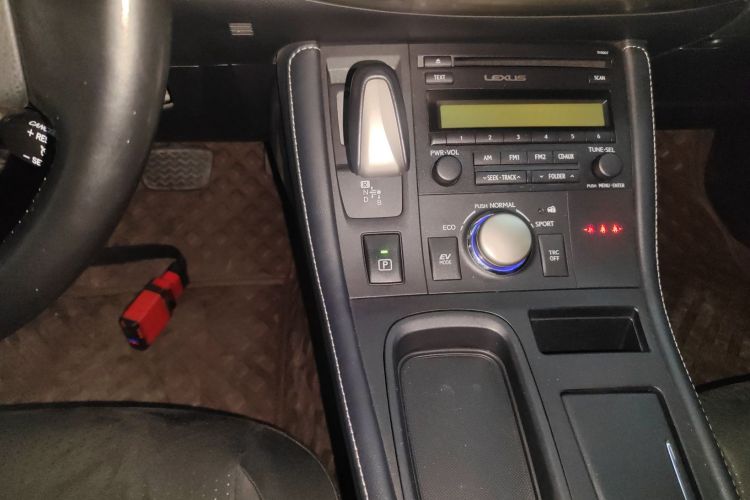 雷克萨斯CT 2017款 CT200h 精英版 单色 国V中控内饰18