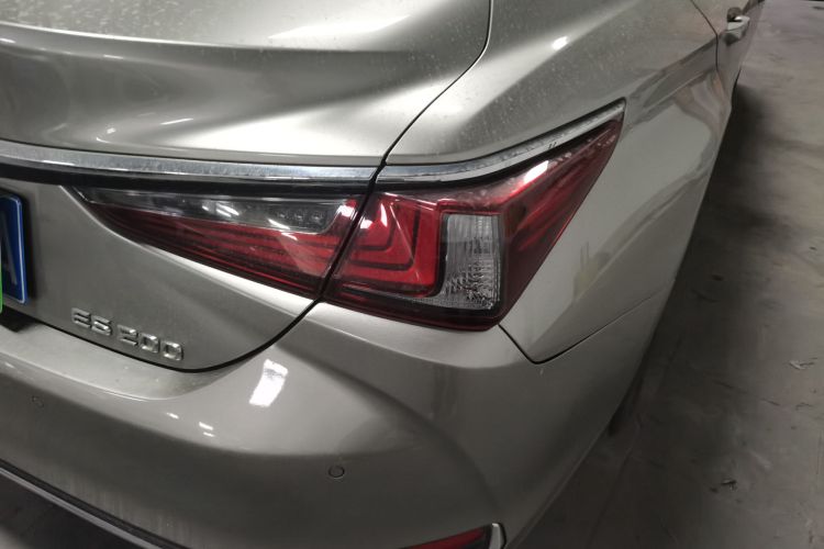 雷克萨斯ES 2020款 200 卓越版车身外观6006