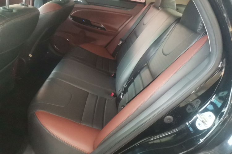 比亚迪 速锐 2016款 1.5L 手动精英型中控内饰21