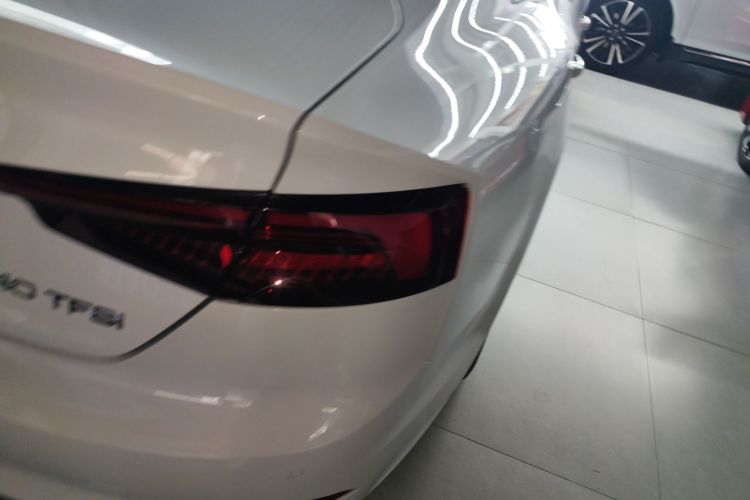 奥迪A5 2019款 Sportback 40 TFSI 时尚型车身外观6006