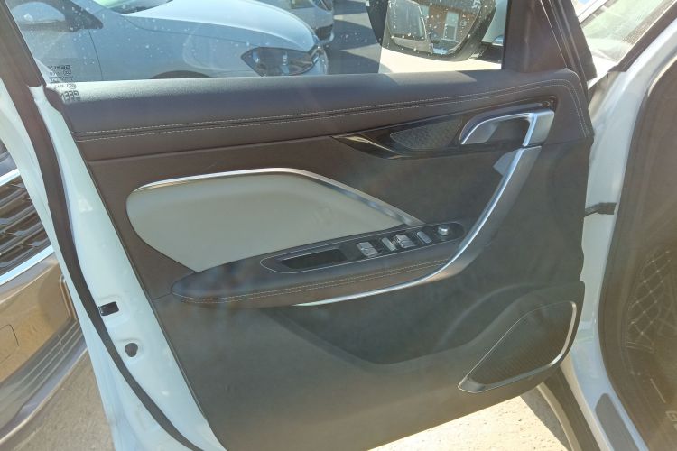 吉利汽车 嘉际 2019款 1.5TD MHEV DCT臻享型中控内饰7007