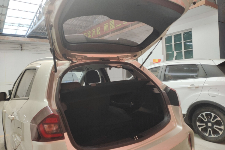 吉利汽车 远景X3 2021款 PRO 1.5L 手动精英型机舱底盘23