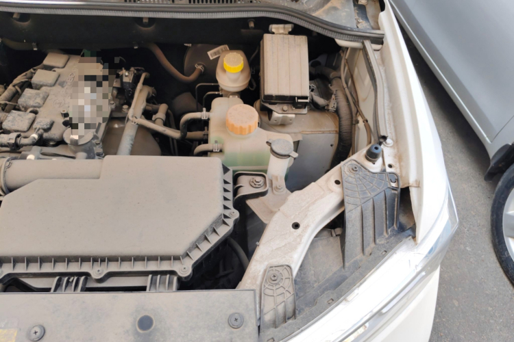 五菱汽车 五菱宏光 2021款 1.5L改款 S标准型 电动助力LAR局部细节9007