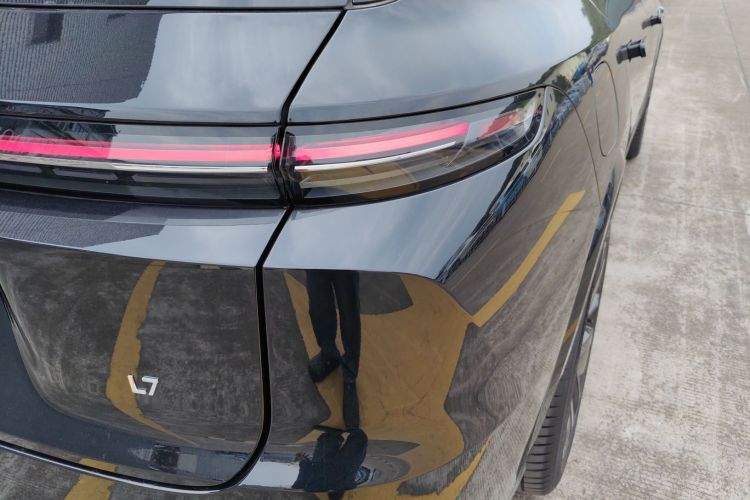 理想汽车 理想L7 2024款 Ultra车身外观9