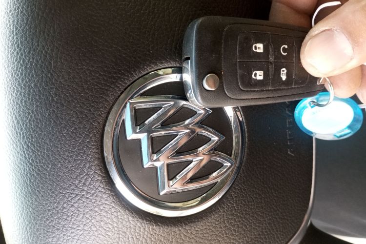 别克GL8 2017款 25S 豪华型 国V中控内饰11